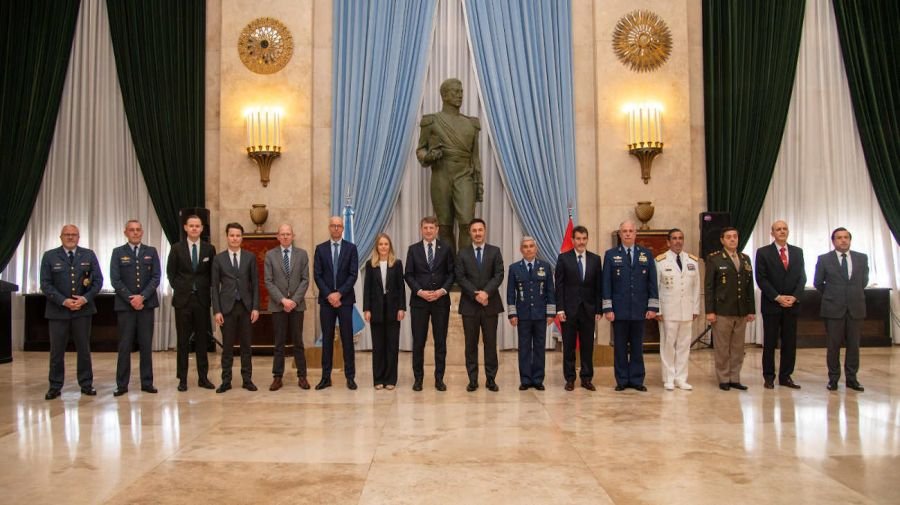 Luis Petri, se reunió con su par danés, Troels Lund Pousen 20240326