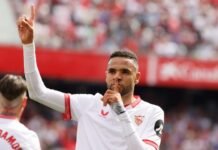 Escándalo en Sevilla: Lucas Ocampos, el pacificador, debió intervenir en una discusión entre En-Nesyri y su DT