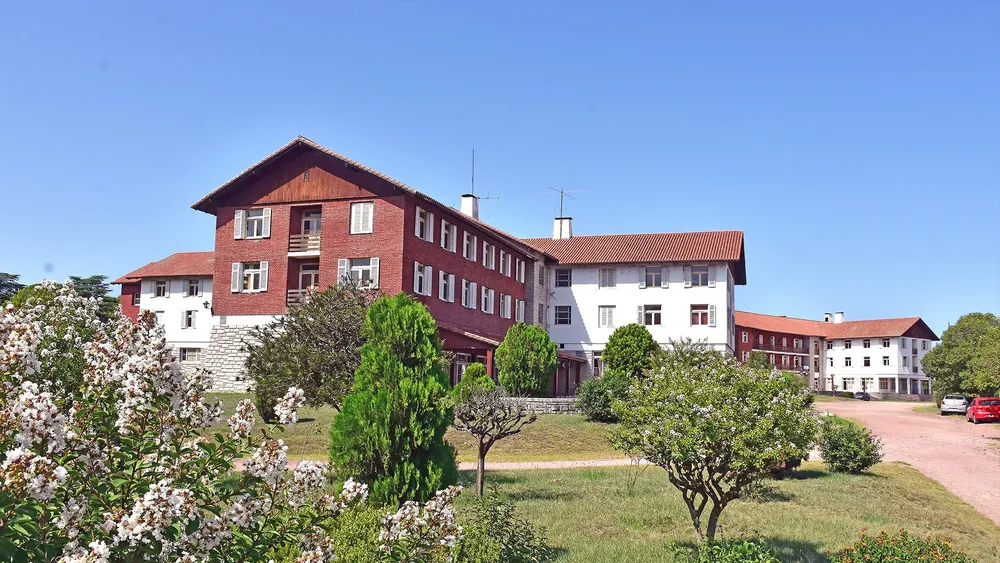 Hotel Embalse (argentina.gob.ar) 01