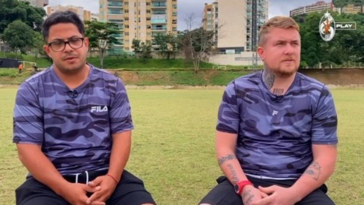 Andrés Haupt y Gustavo Verón, el día de su presentación como entrenadores juveniles de Deportivo La Guaira. Foto: Captura video.