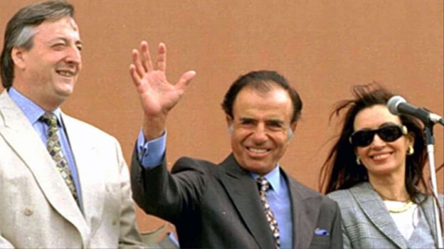 Carlos Menem con Néstor y Cristina Kirchner g_20240506