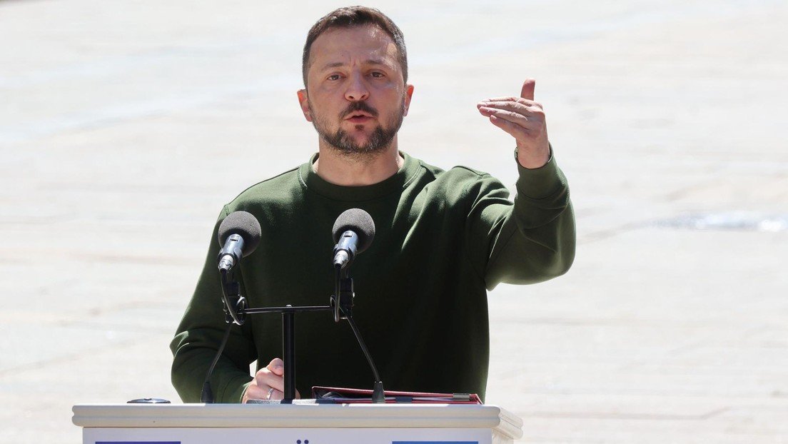 Zelenski califica de "extremadamente difícil" la situación en una zona del frente