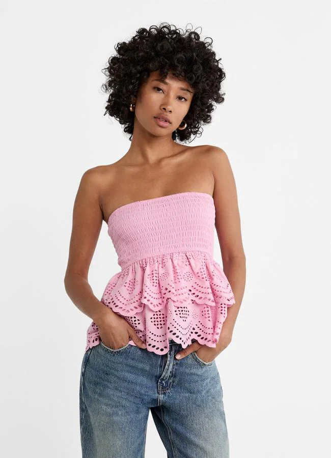 Top palabra de honor con elástico y volantes bordados