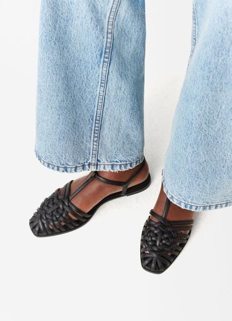 Sandalias negras de Parfois (32,99 euros)