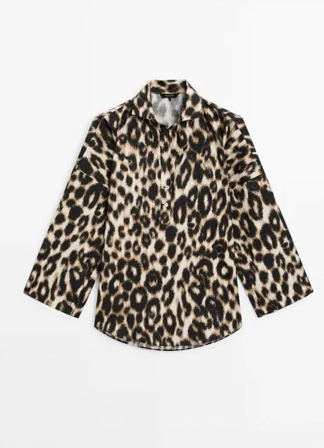 Camisa con estampado animal de Massimo Dutti (59,99 euros)