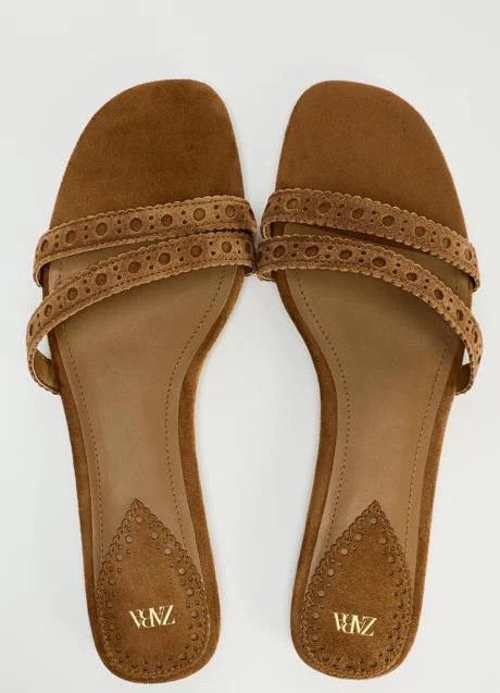 Sandalias planas de Zara (25,99 euros)