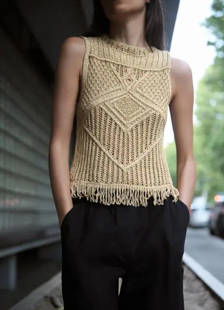 Top de punto de Zara (19,99 euros)