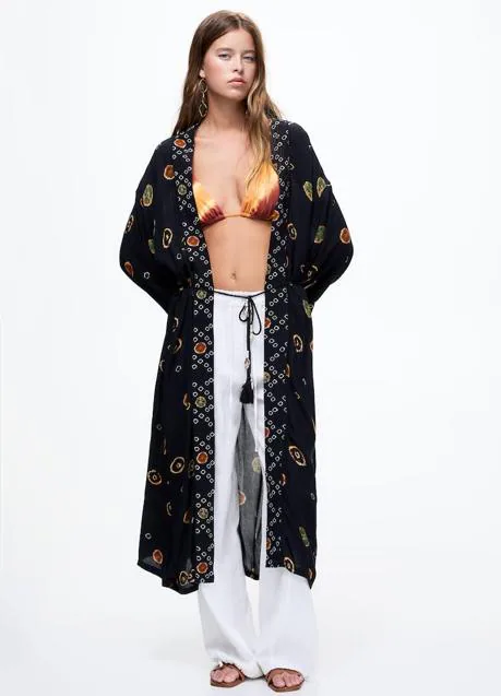 Vestido de punto de Zara (35,99 euros)