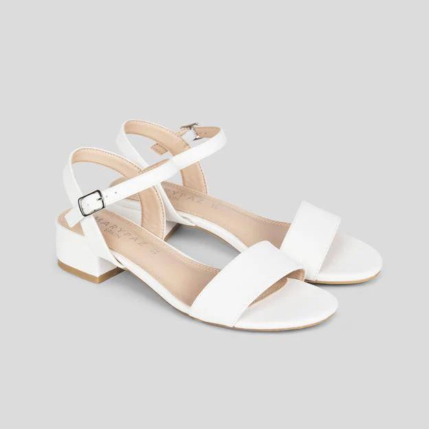 Sandalia tacón bajo tira (25,99€)