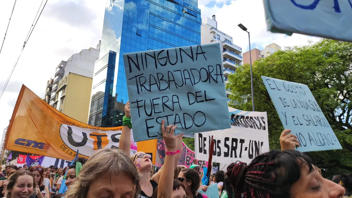 8 M despidos en el Estado by LNM / Miriam Campos 