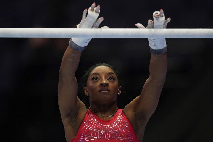Simone Biles durante la práctica del miércoles en el Target Center de Minneapolis. Foto AP Photo/Abbie Parr