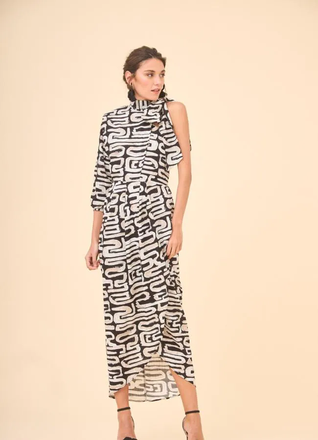 Vestido con estampado en marrón de Coosy.