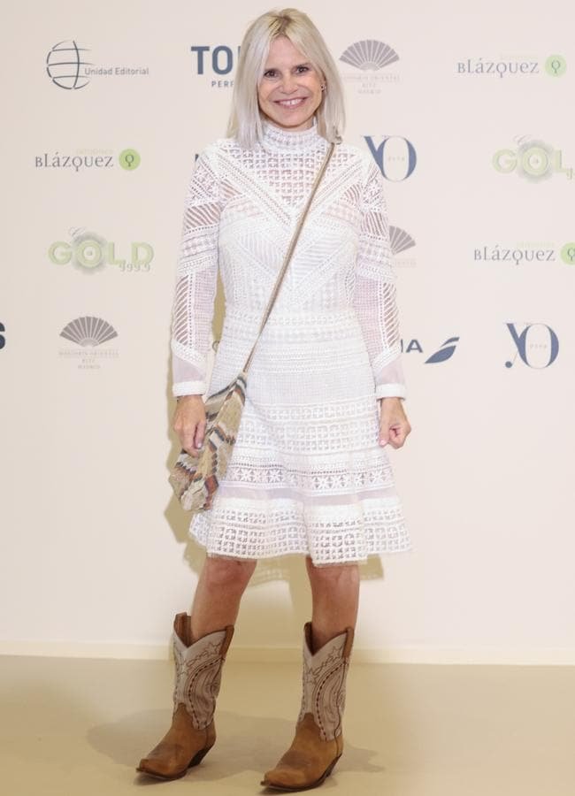 Eugenia Martínez de Irujo con un vestido blanco boho-chic. / GTRES