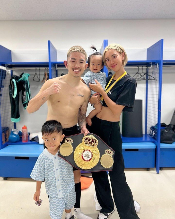 Kazuto Ioka junto a su esposa Emi y sus dos hijos. Foto: Instagram @kazuto_ioka_official.