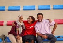 La joven nadadora de 15 años que compitió para Sudán e hizo historia en en los Juegos Olímpicos París 2024