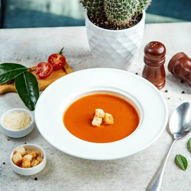 Salmorejo de aguacate. 