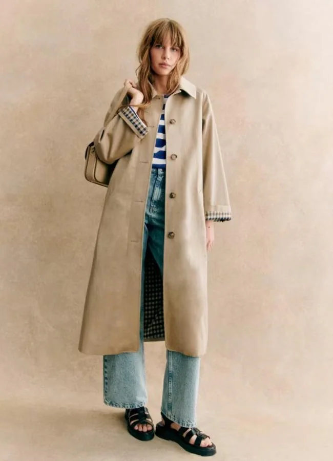 Gabardina clásica de Sézane, 260 euros.