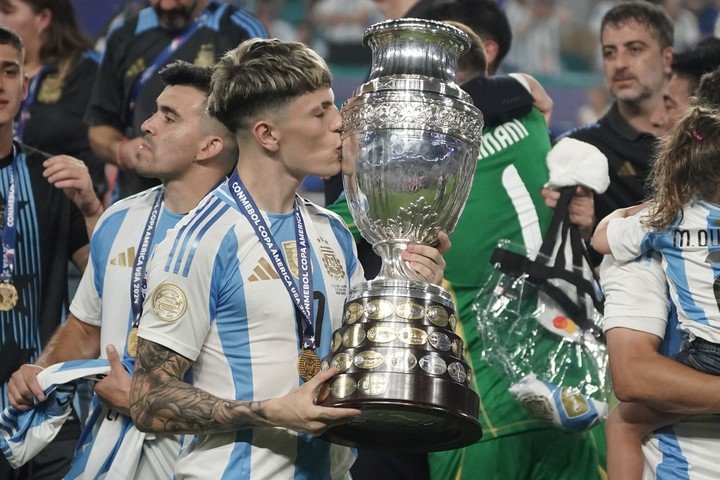 Alejandro Garnacho, campeón de América. Foto: Mati Arrascoyta.