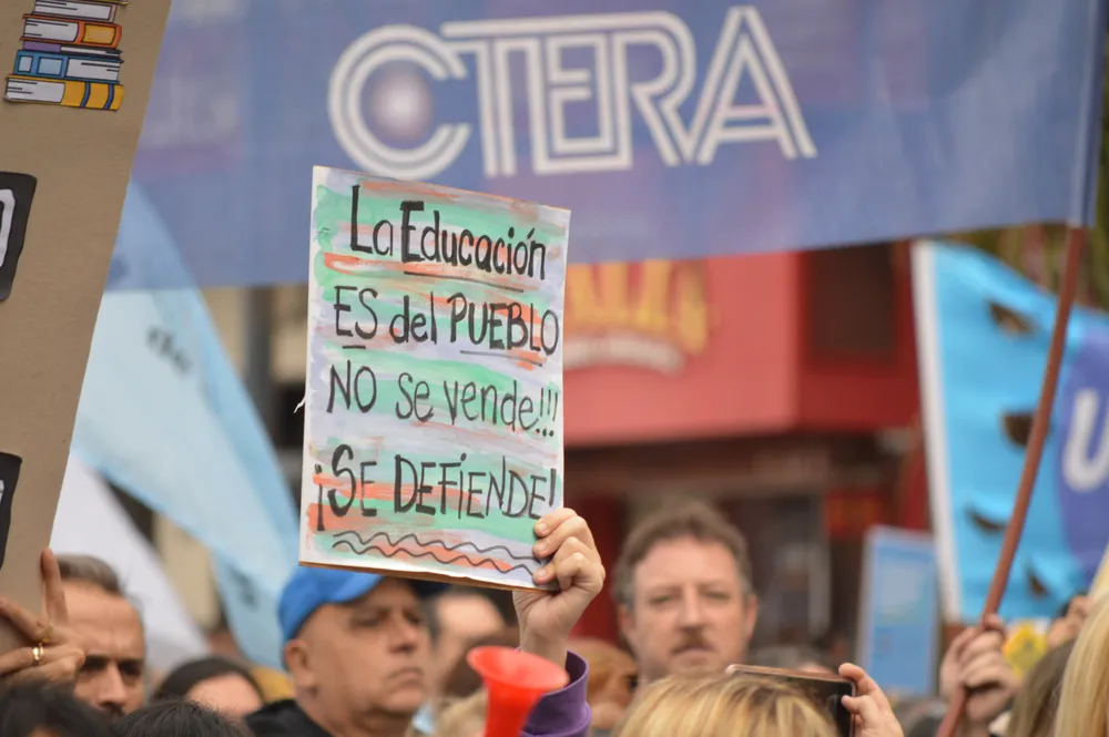 MARCHA universitaria by Miriam Campos LNM
