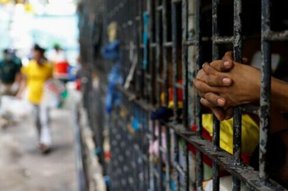 Cárceles superpobladas gentileza