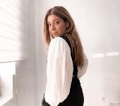 Blusas de volantes, la obsesión boho chic de las que quieren verse elegante sin esfuerzo