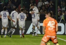 Buenas noticias para Fernando Gago: volvió Kevin Zenón con un golazo y un tiro en el palo