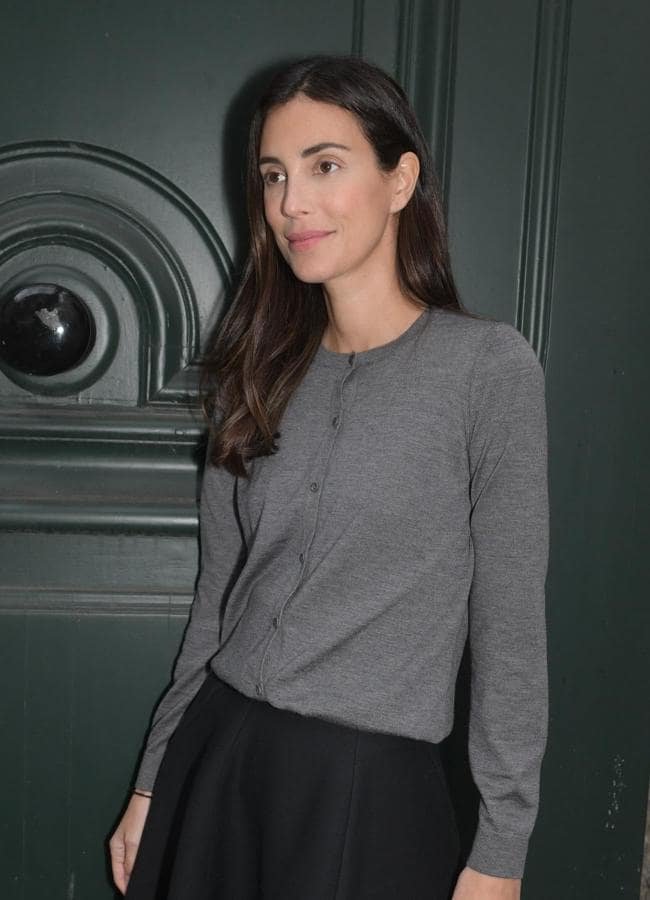 Sassa de Osma con un cárdigan de Falconeri. / @sassadeo