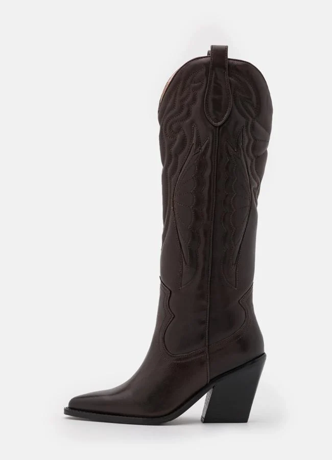 Botas cowboy marrones de Bronx, a la venta en Zalando, 269,95 euros.