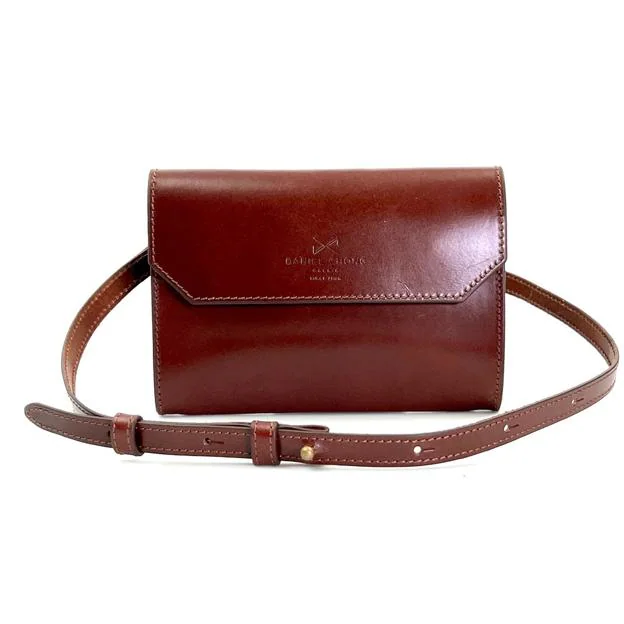 Sobre bandolera de Daniel Chong, 120 euros.