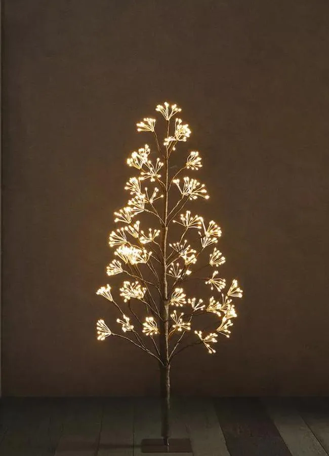 Este árbol de Navidad de Zara Home mide 110 centímetros de alto y cuesta 89.99 euros.