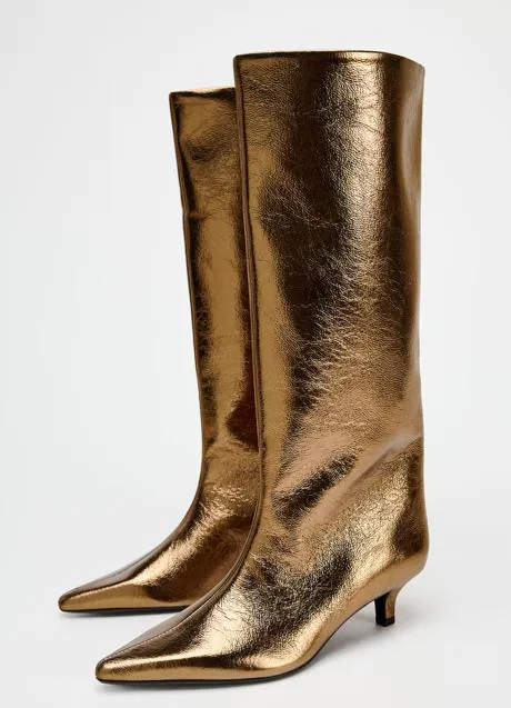 Botas doradas de Zara (59,99 euros)