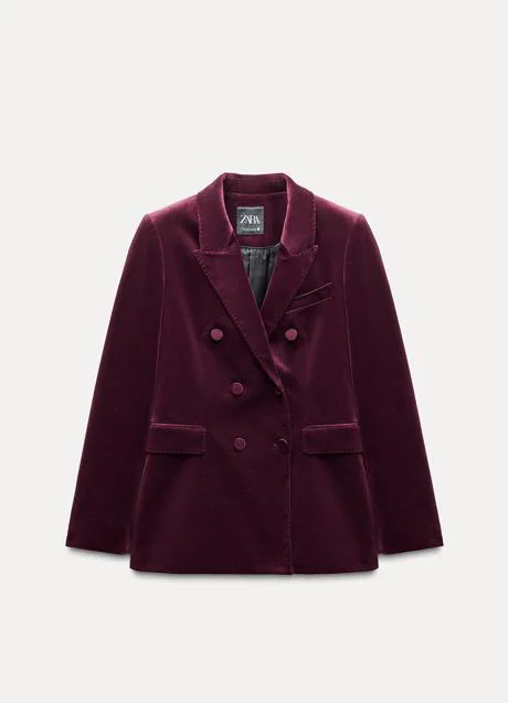 Americana de terciopelo de Zara (99,99 euros)