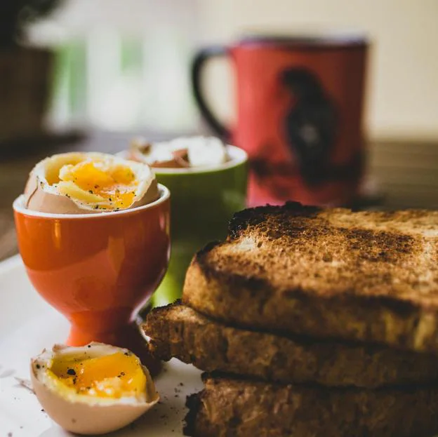 El huevo duro es una excelente opción para desayunar. 