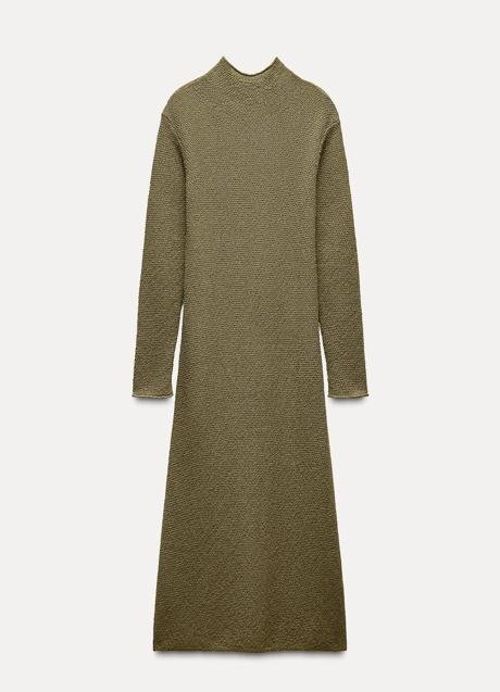 Vestido caqui de Zara (29,99 euros)