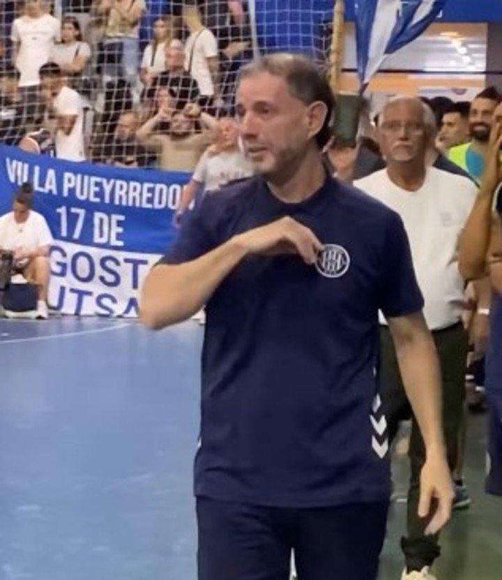 Lágrimas de DT. Juancito Llorens llegó al 17 de Agosto recién en la fecha 9 de La Liga. Clasifico en la última fecha para los Play Off. En la final, venció 2 a 1 y 4 a 1. Le dio a los Ratone su primer título en 75 años.