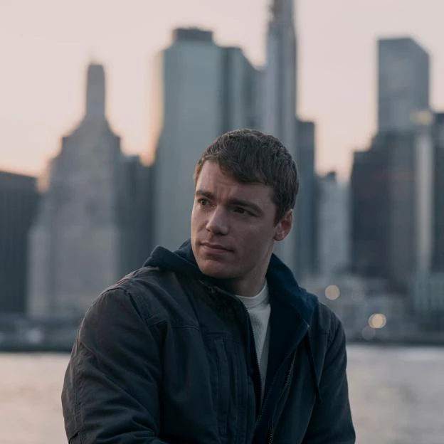 GHabriel Basso como Peter Suherland en la esperadísima segunda temporada de El agente nocturno.