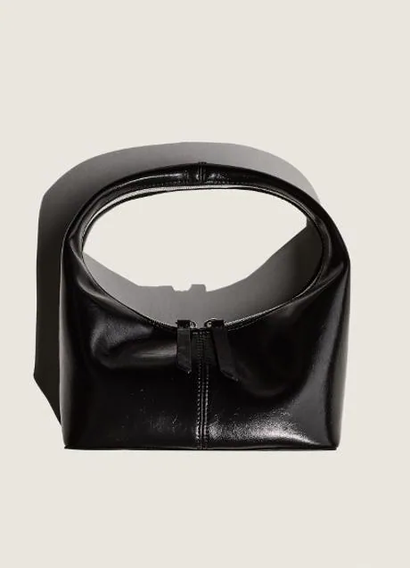 Bolso negro de H&M (15,99 euros)
