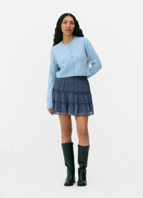 Falda estampada con flores de Primark (14 euros)