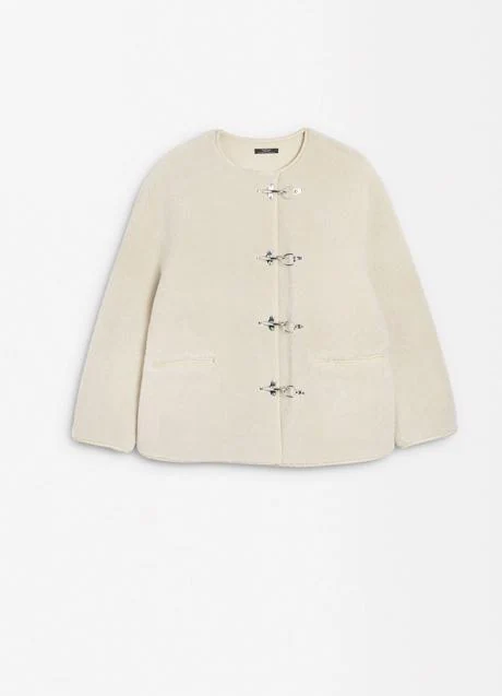 Chaqueta blanca de Parfois (69,99 euros)