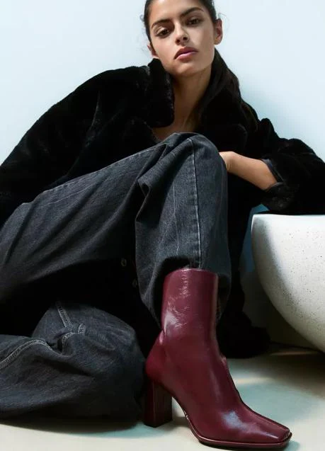 Botines burdeos de Pull & Bear (35,99 euros)