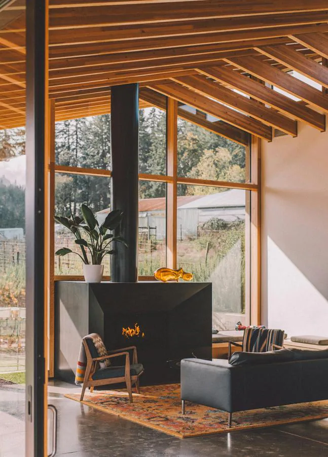 Madera, acero, microcemento... Se lleva el mix de materiales. Foto: PExels.