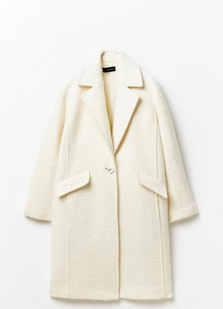 Abrigo blanco de Sfera (69 euros)