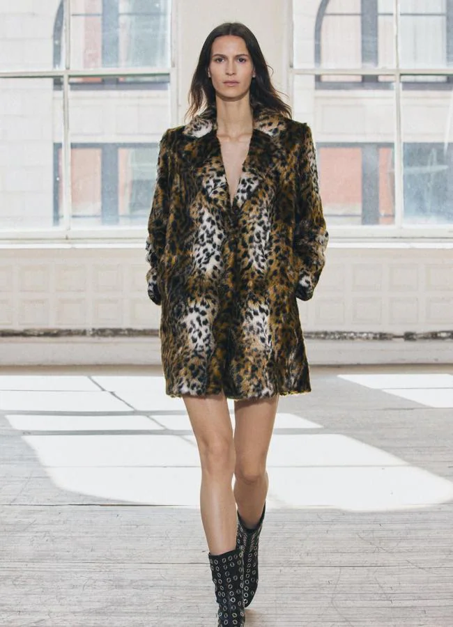 Abrigo de leopardo en tejido de pelo