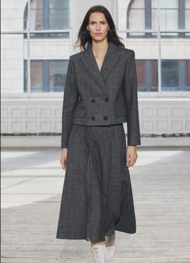 Conjunto de chaqueta y falda de Zara (ZARA)