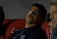 Susto en San Lorenzo: Alexis Cuello chocó de cabeza contra los carteles y salió con la nariz rota de la cancha de Argentinos
