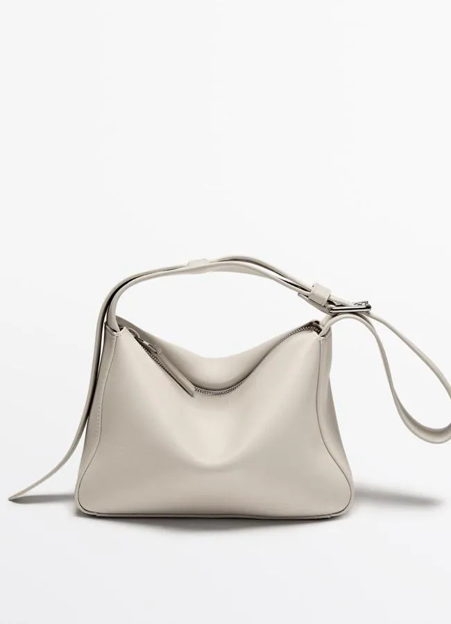 Bolso mini en piel de Massimo Dutti.