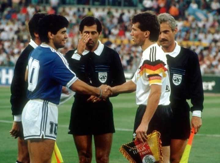 Maradona y Matthaus en la final del Mundial de Italia 1990.