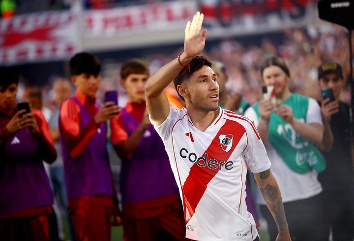 Gonzalo Montiel volvió a River, que tuvo que poner unos cuantos millones por su salida del Sevilla. Foto: REUTERS/Agustin Marcarian.