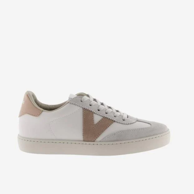 Zapatillas de mujer tipo casco bajas con logotipo (75,90€ en El Corte Inglés