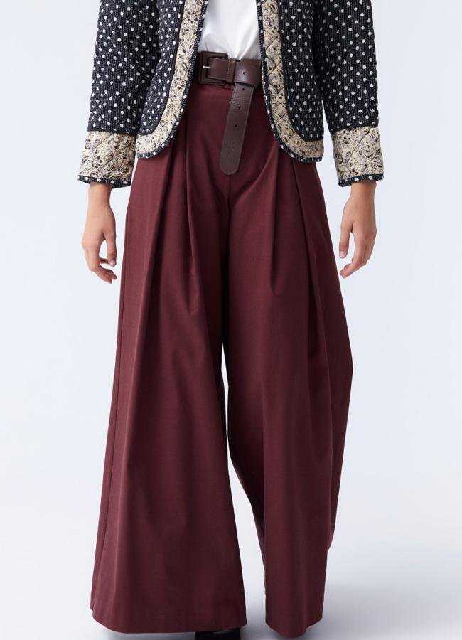 Pantalones fluidos en burdeos de Coosy.